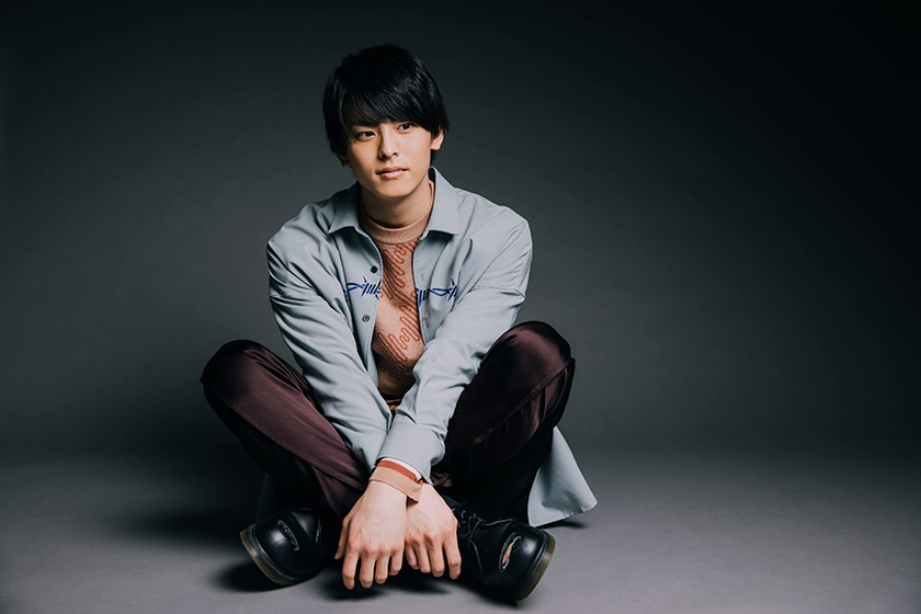 Akira Takano Charges Ahead Singing, Dancing and Acting. A Look into His Path as a Performer