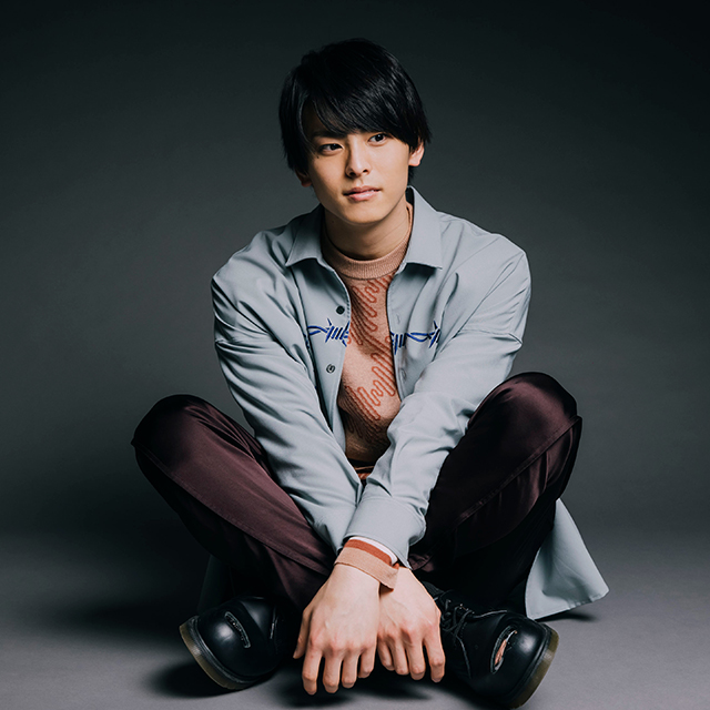 Akira Takano Charges Ahead Singing, Dancing and Acting. A Look into His Path as a Performer